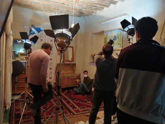 عکس های پشت صحنه فیلم کوتاه پایان دوره فیلم سازی تعاملی  تکلیف اول به کارگردانی مشترک یاسین زندی و میلاد نورعلیئی